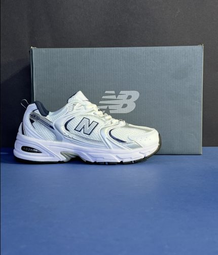 نیوبالانس ۵۳۰ سفید سورمه ای new balance 530