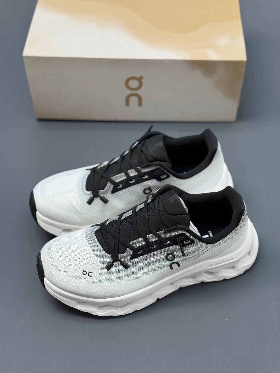 LOEWE-x-On-Cloudtilt-2-black-ivory-1