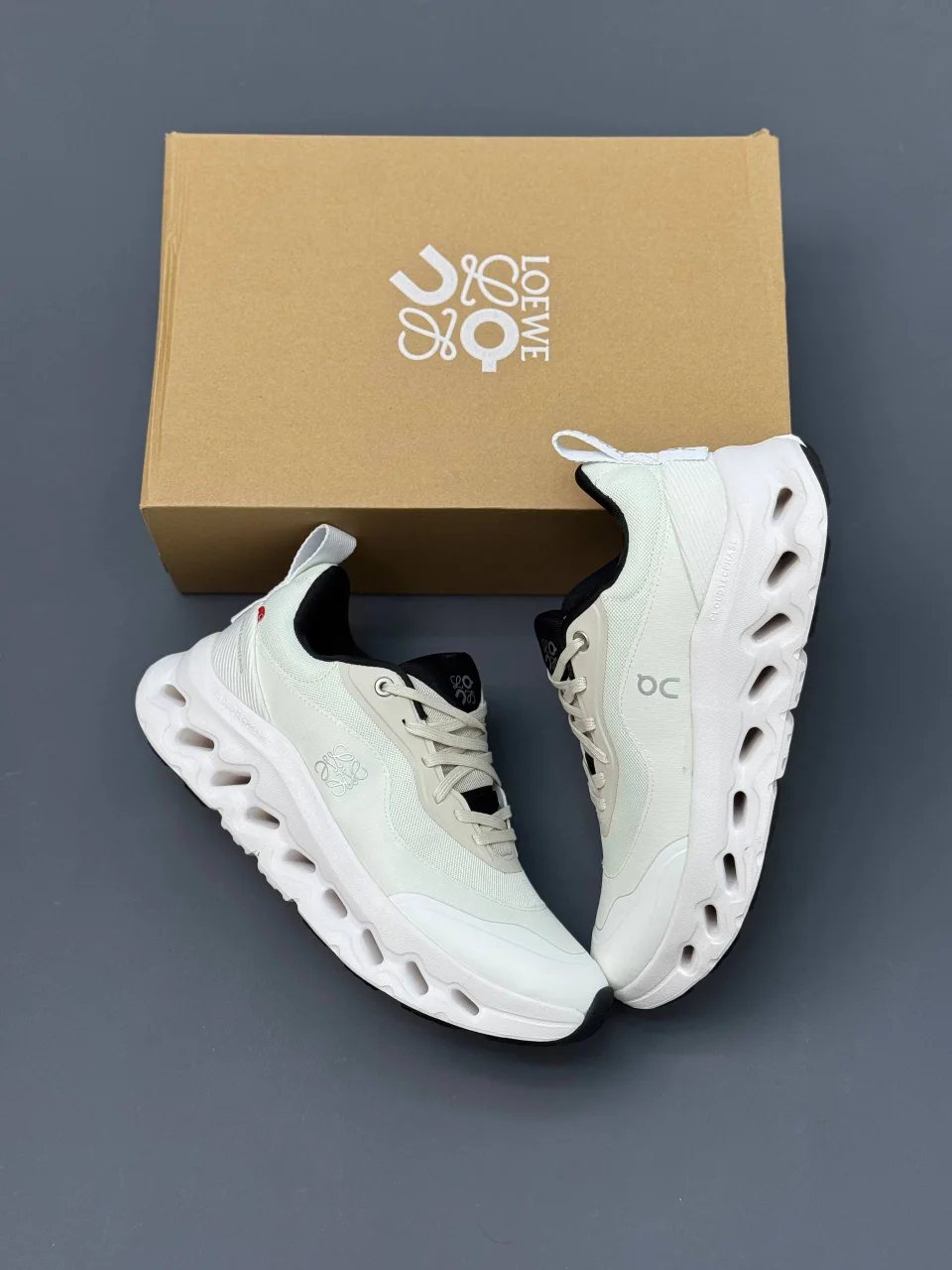 کتونی-اسپرت-آن-رانینگ-لوئوه-مدل-On-Running-x-Loewe-Cloudtilt-2-Sand-White-3