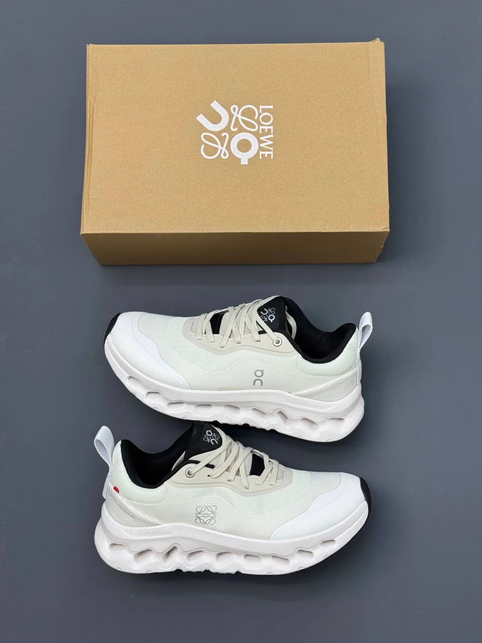 کتونی-اسپرت-آن-رانینگ-لوئوه-مدل-On-Running-x-Loewe-Cloudtilt-2-Sand-White