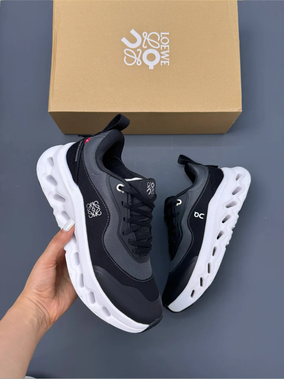 کتونی-زنانه-آن-رانینگ-لوئوه-مدل-On-Running-Cloudtilt-2-LOEWE-Black-2